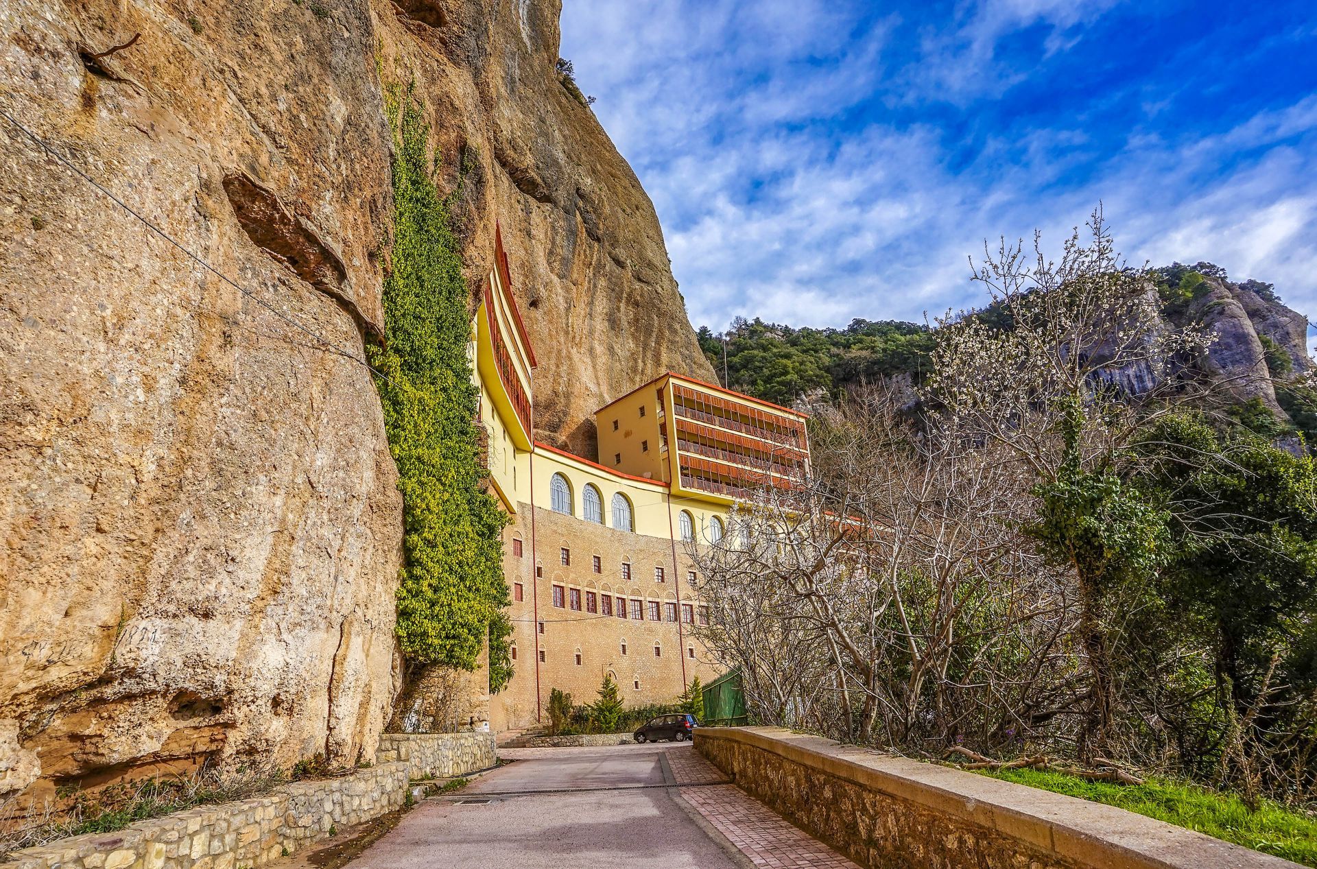 Великопещерный монастырь Богородицы Великопещерный монастырь Богородицы