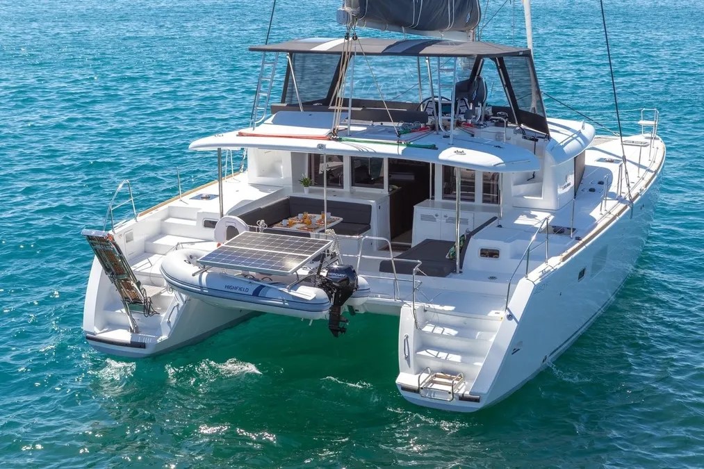 Lagoon 450 fly катамаран в греции Lagoon 450 fly катамаран в греции