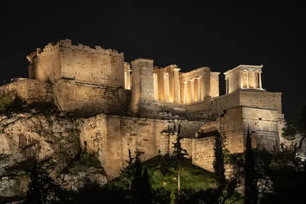 Пропилеи - торжественный вход на Акрополь