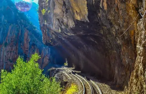 Зубчатая железная дорога в ущелье Вураикос