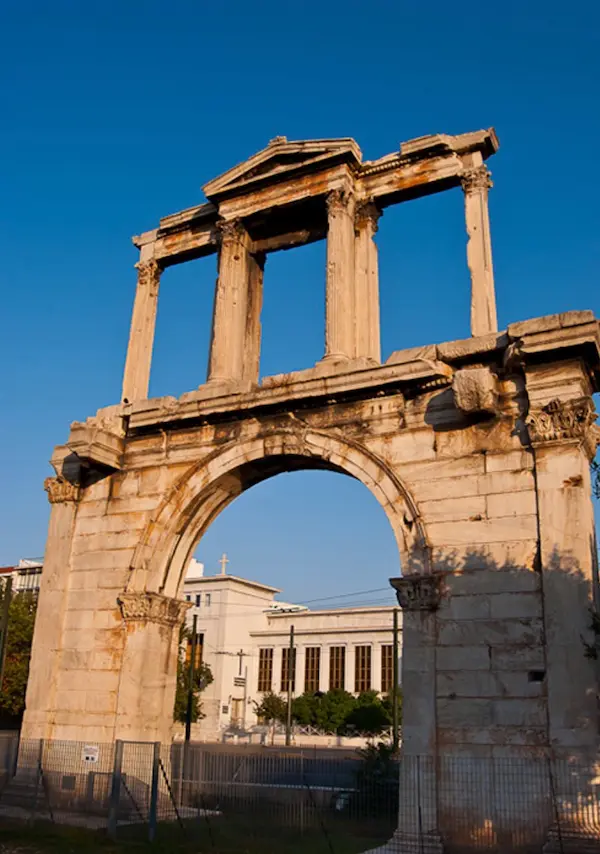 Арка Адриана днём