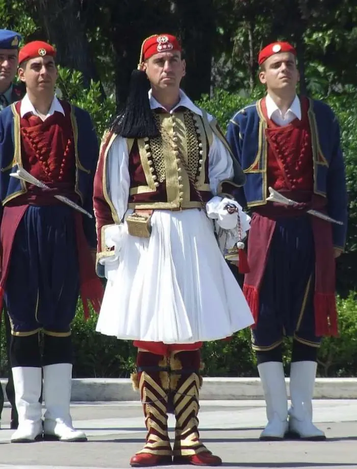 Sonntaglicher Wachwechsel mit Orchester