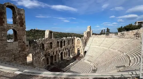 Сцена и ряды Одеона Герода