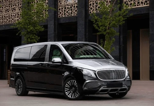 Minibús Mercedes Clase V con conductor en Atenas