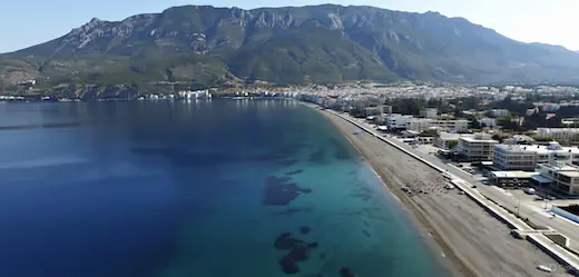 Лутраки и Коринфский залив: вид по дороге к монастырю