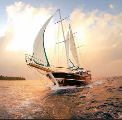 Яхта на однодневном круизе