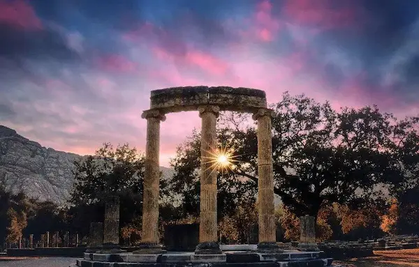 Олимпия — памятники и надписи