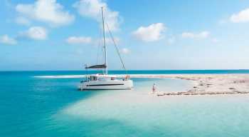 One-Day Yacht Cruise to Moni &amp; Aegina Islands from Athens